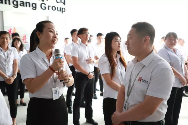 生日會(huì)現(xiàn)場(chǎng)訪(fǎng)談互動(dòng)