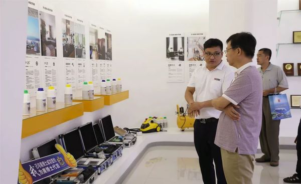 海港區(qū)政府領(lǐng)導蒞臨乾港