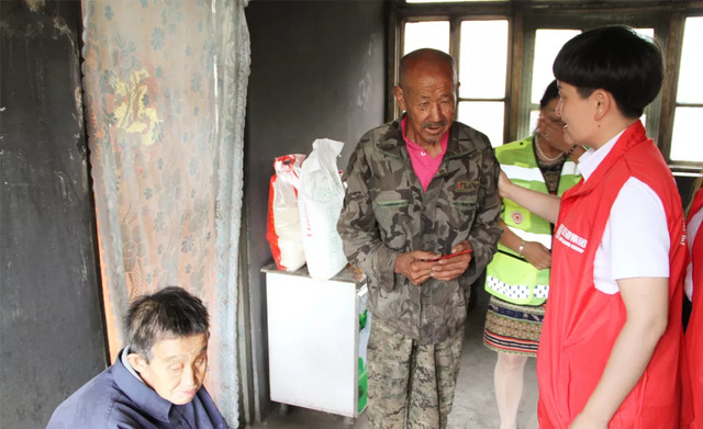 乾港愛心公益行 乾港愛心公益行