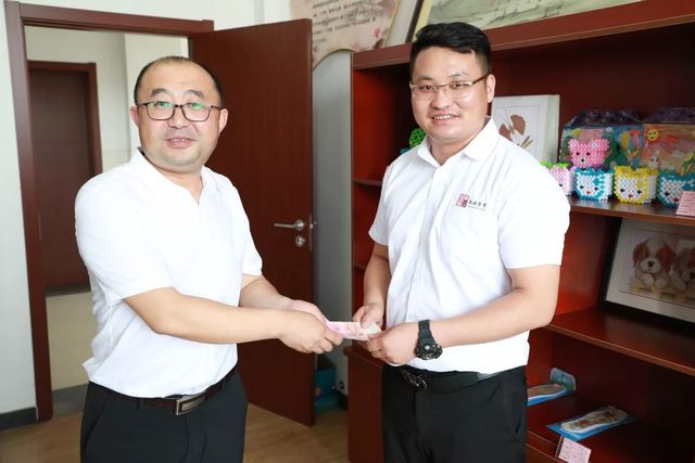 董事長安俊峰以個人名義向學校捐贈